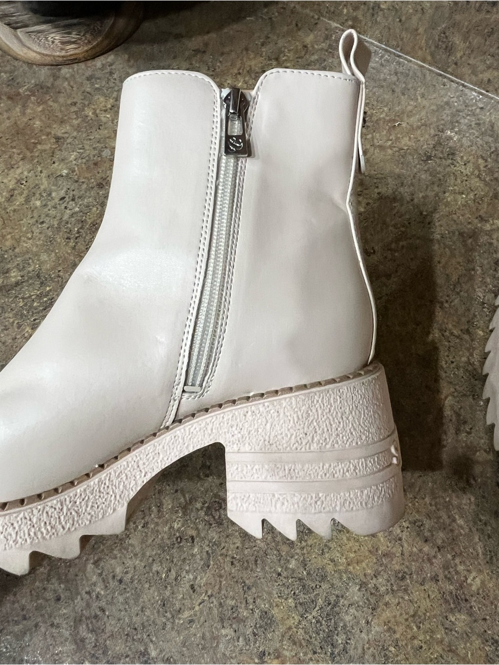 Sam & Libby Off White Chunky Lug Sole Chelsea Boots Zip Ankle Sz 7 Y2K - Picture 8 of 15
